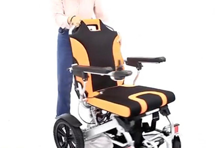 تحديث خفيفة الوزن الطاقة كرسي متحرك جميع في التفاصيل (فرش السيارات) YATTLL YE245C